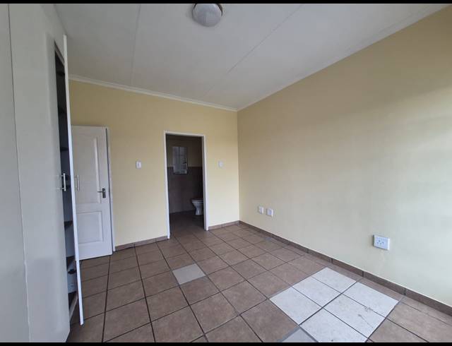 2 BEDROOM APARTMENT FOR SALE IN BRAKPAN NORTH